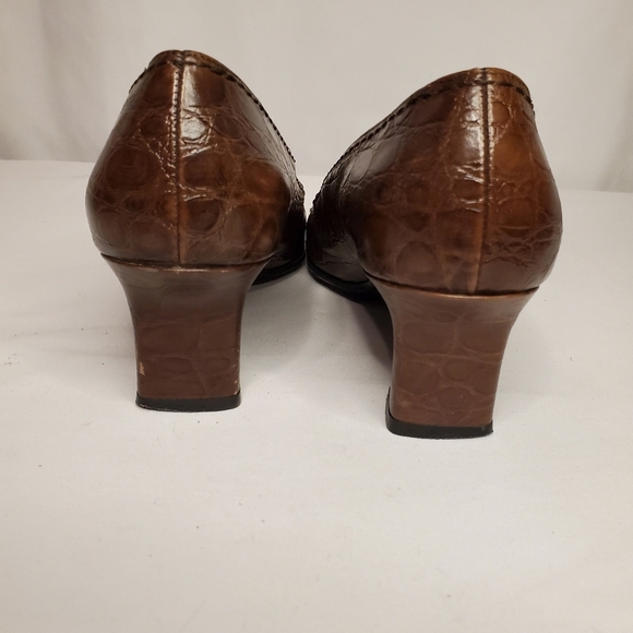 Womens Salvatore Ferragamo 7B Brown Croc-Embossed Chunky 3" Heels Gold Chain - Picture 7 of 12